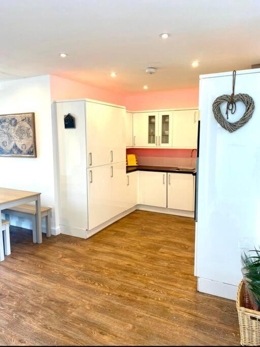 Stylish Coastal Home In The Centre Of ברייטון מראה חיצוני תמונה